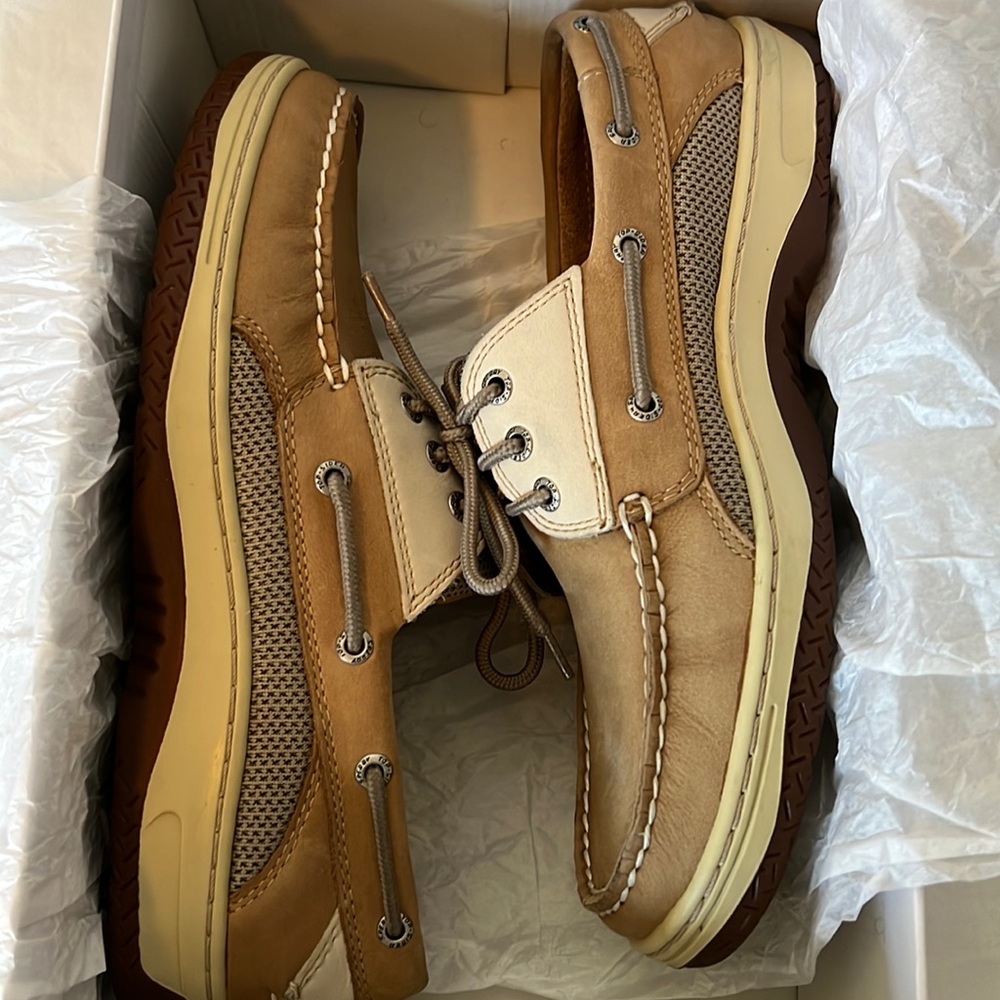 ***SOLD***Sperry Billfish 3-Eye Boat Shoe, Tan Beige Size 9.5 Men